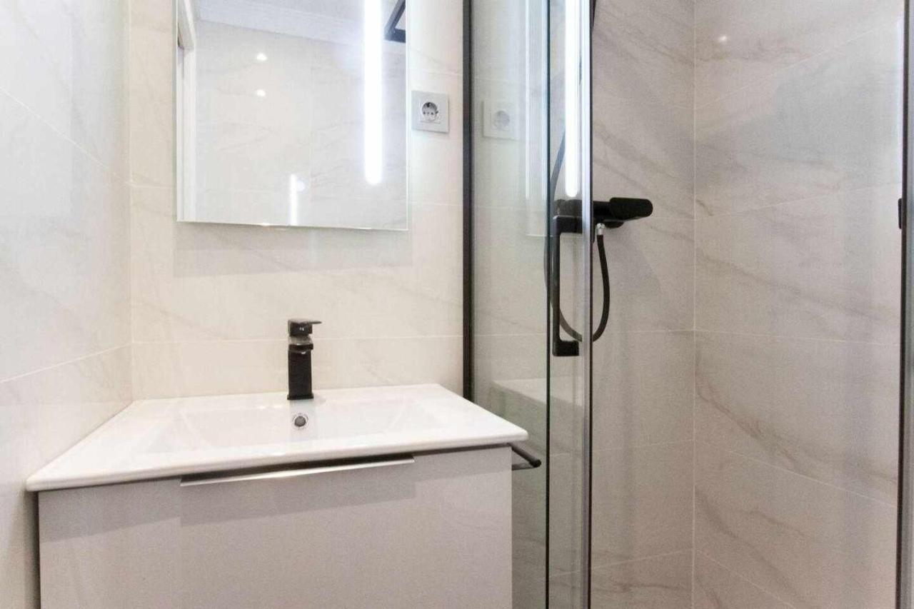 New Moderno Y Elegante Apartamento Centrico Мадрид Екстериор снимка